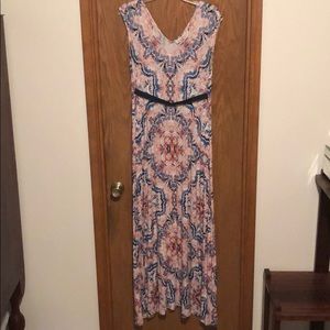Floor length maternity dress (M)